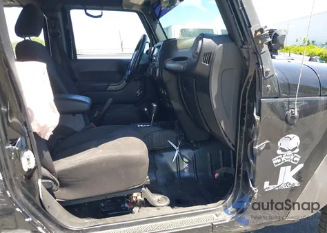 2014 Jeep Wrangler Unlimited Sport z USA, uszkodzony, nr VIN 1C4HJWDG5EL268736